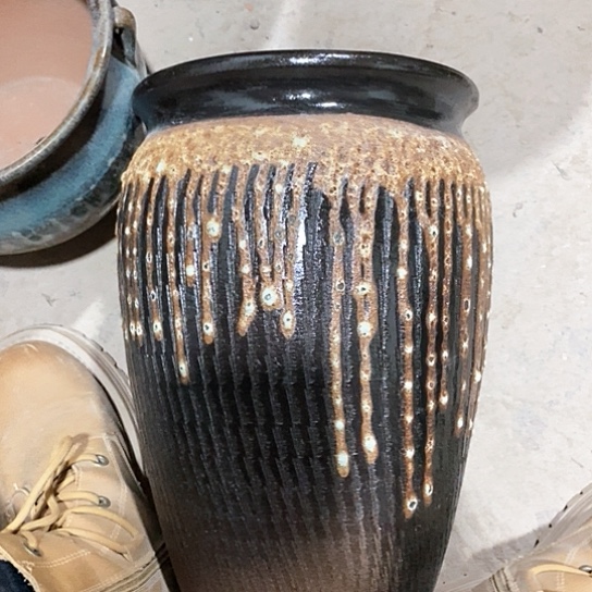 紫砂花盆口20高度31黑流釉