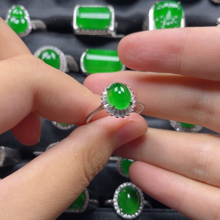 妮****翡翠戒指银S925镶嵌