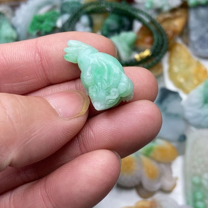 定制翡翠未镶嵌翡翠