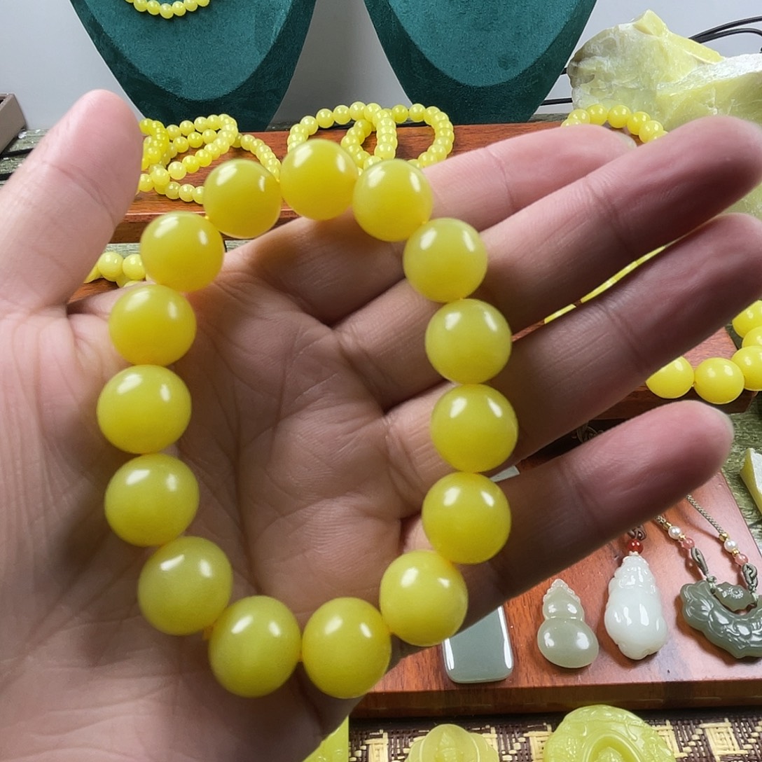 人***见新疆若羌黄口14手串