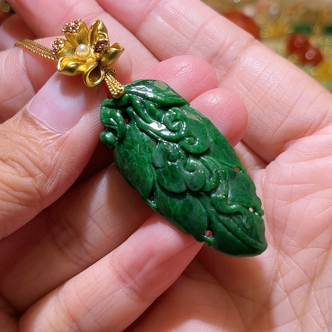 翡翠未镶嵌颈饰翡翠