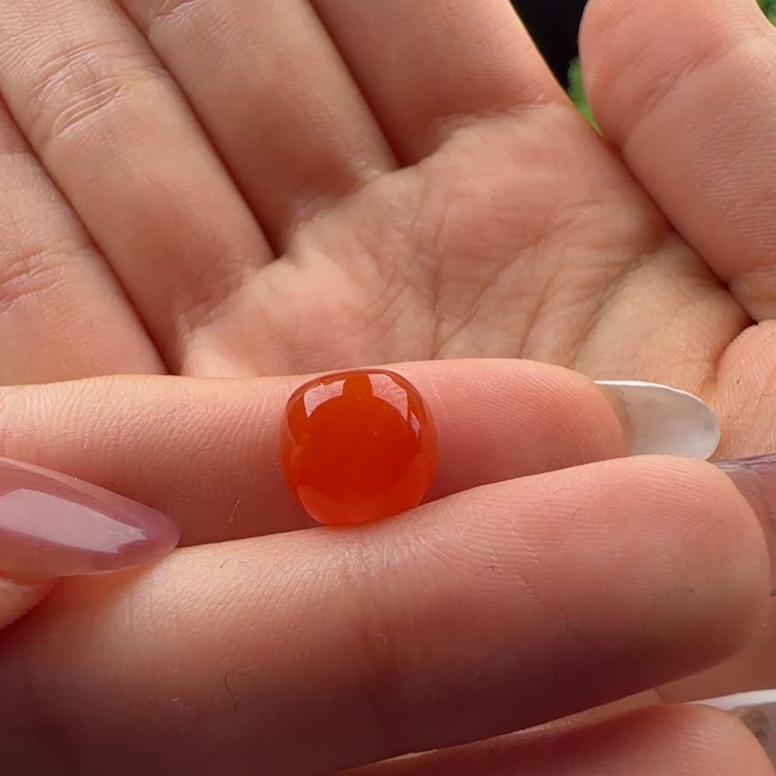 南红玛瑙未镶嵌老型10.*9.5有白纹