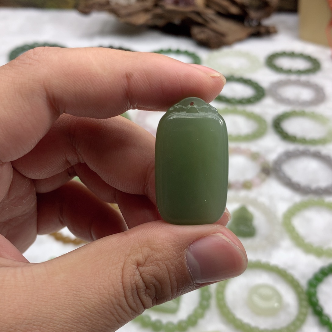 和田玉未镶嵌吊坠(赠链)湖水绿无事牌