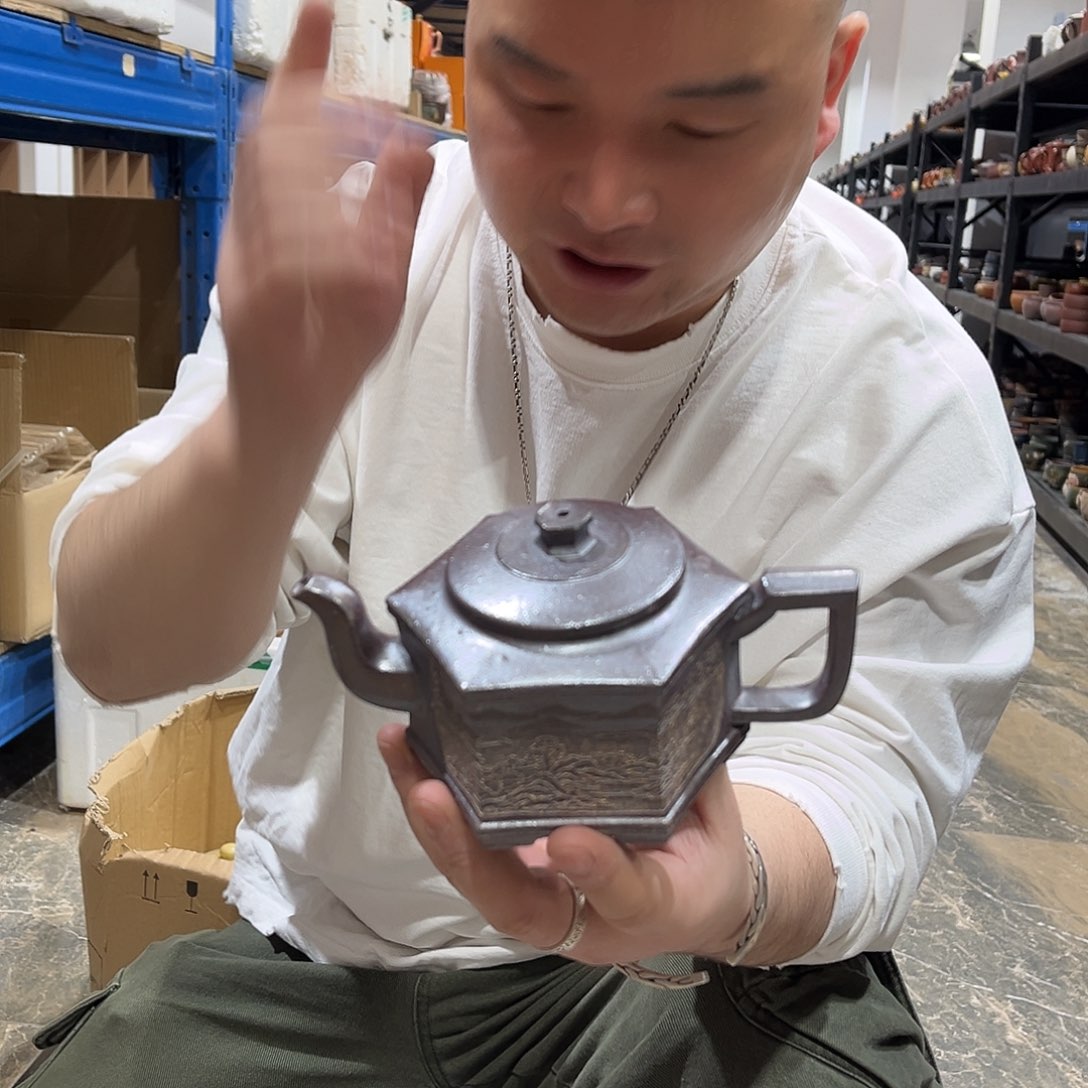 茶壶紫砂onaowoeluemo
