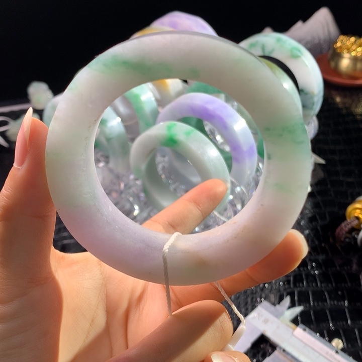 定制翡翠未镶嵌手镯