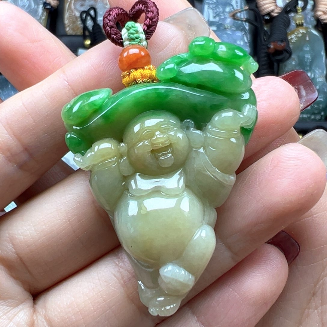 翡翠颈饰未镶嵌佛