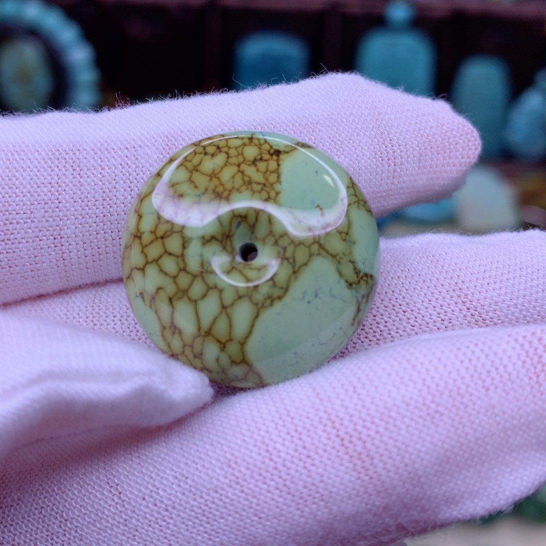 绿松石未镶嵌颈饰