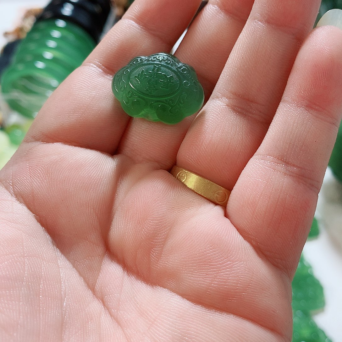 蛇纹石玉未镶嵌挂件