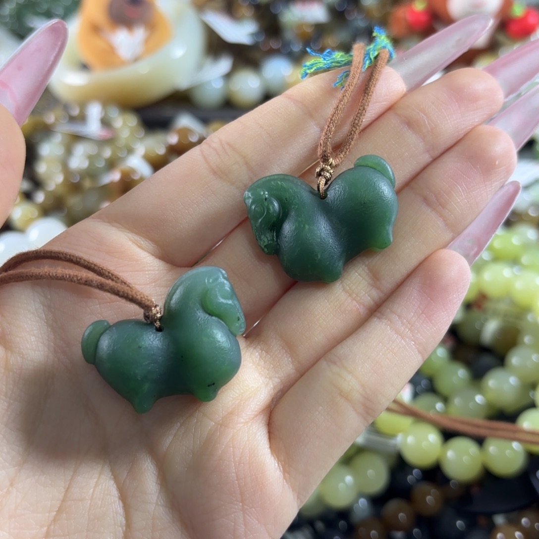 和田玉未镶嵌手链随机发一