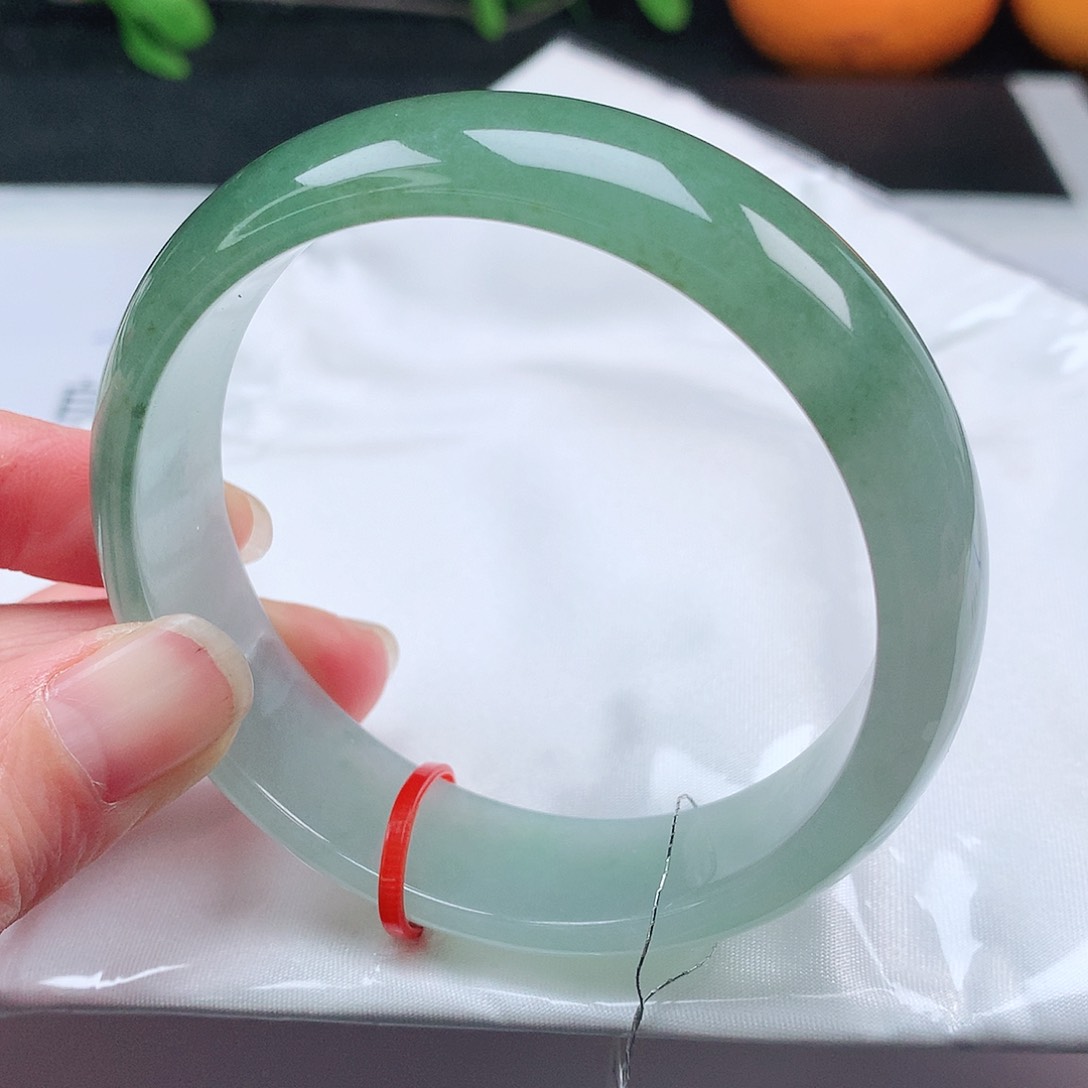 翡翠手镯未镶嵌59圈