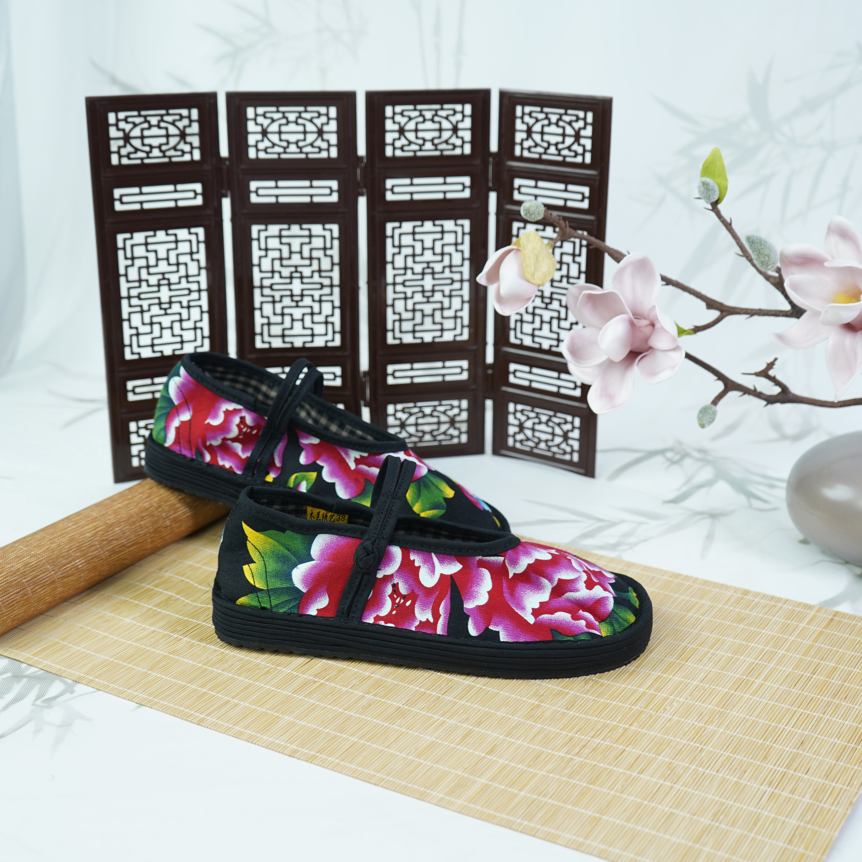 【牡丹-盘扣】绣花汉服平底圆女士绣花鞋纯手工透气千层底鞋