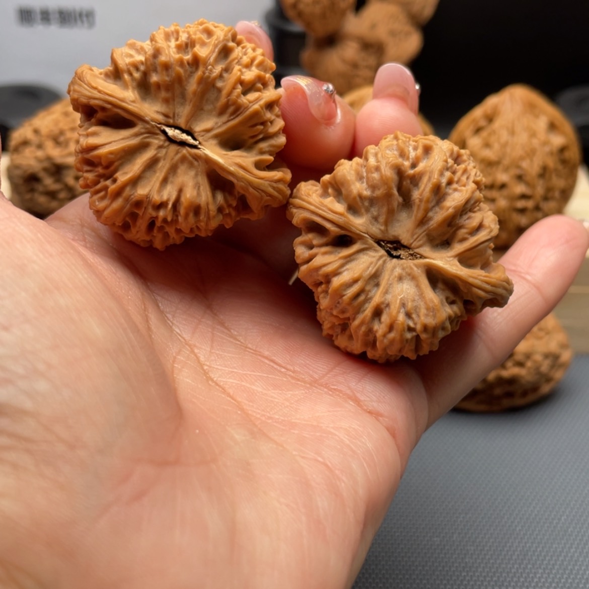 【闪购商品】文玩核桃吊坠浪***!23号正三角高炮