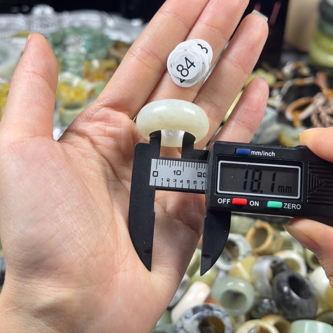 冲***牛蛇纹石玉未镶嵌戒指