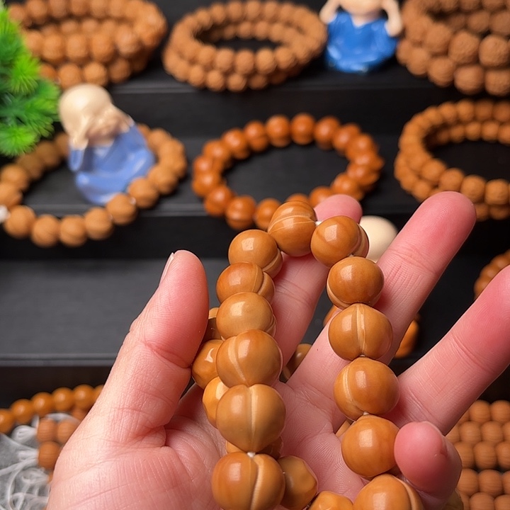 袡***猴头核桃吊坠去兔小心翼翼我