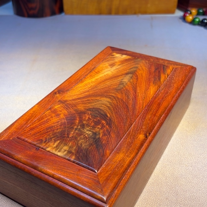 小***滴机关盒。              