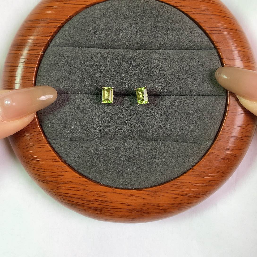 橄榄石耳饰银S925镶嵌