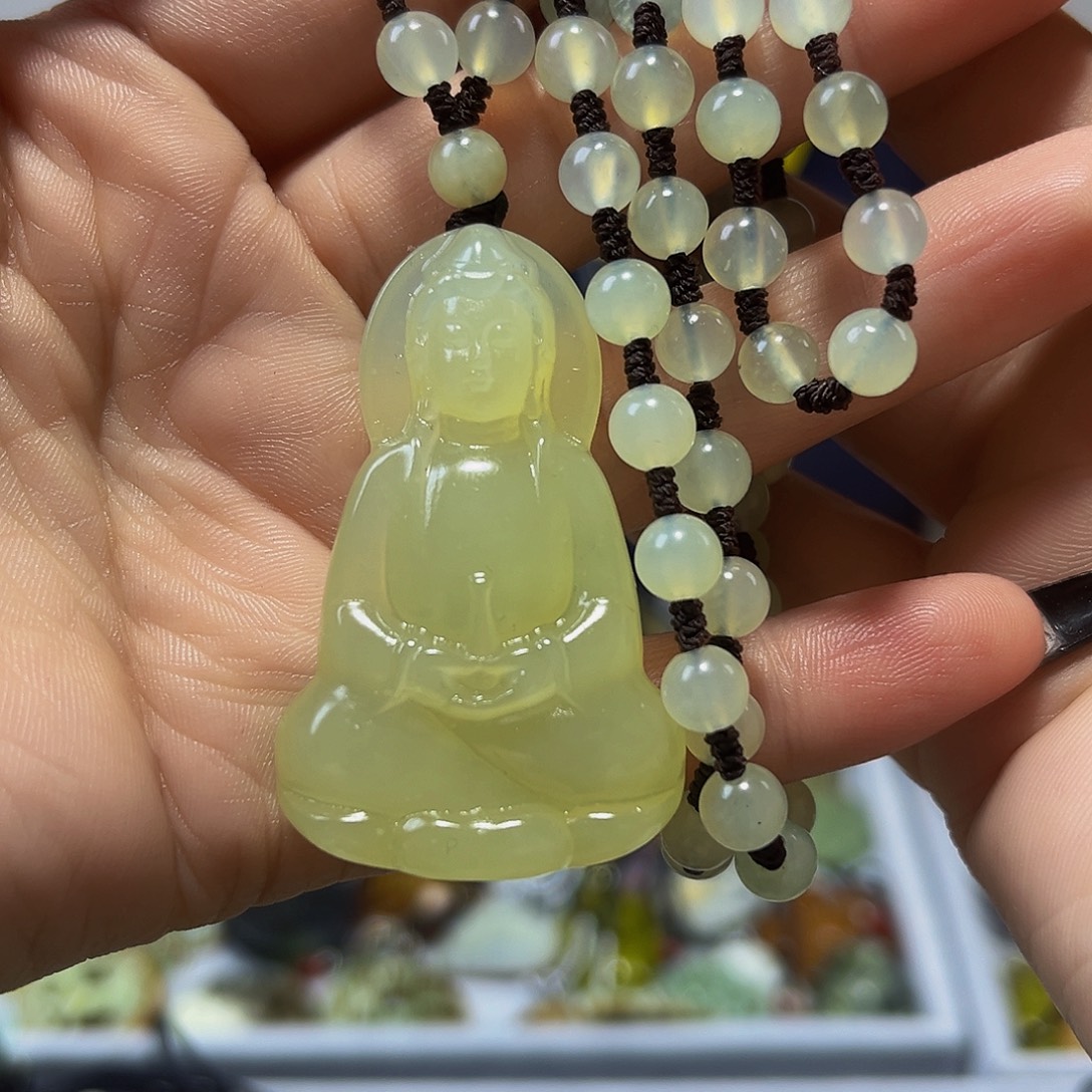 蛇纹石玉未镶嵌颈饰