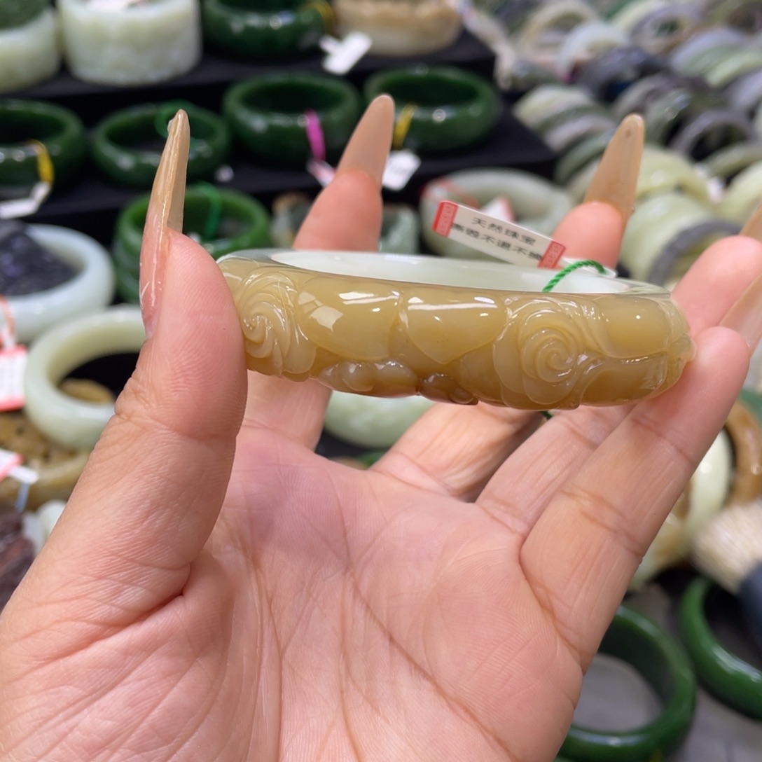 未镶嵌手镯和田玉