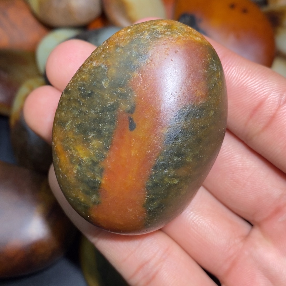 和田玉未镶嵌珠宝奇石