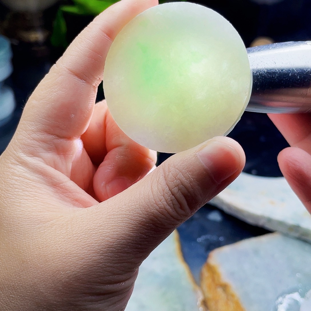 翡翠未镶嵌颈饰毛料48