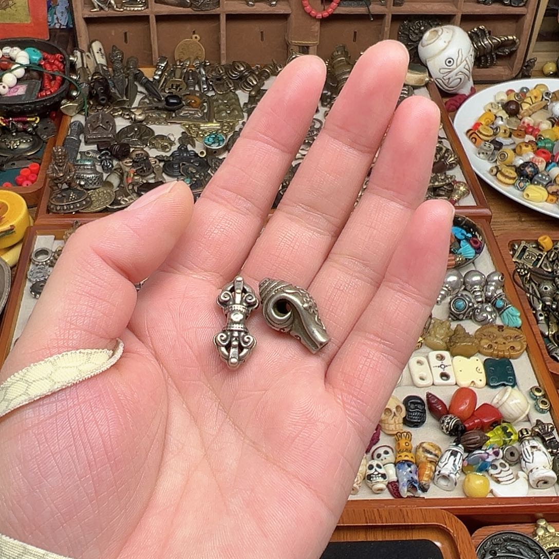 摩***叶铜铁合金类藏地精美配饰