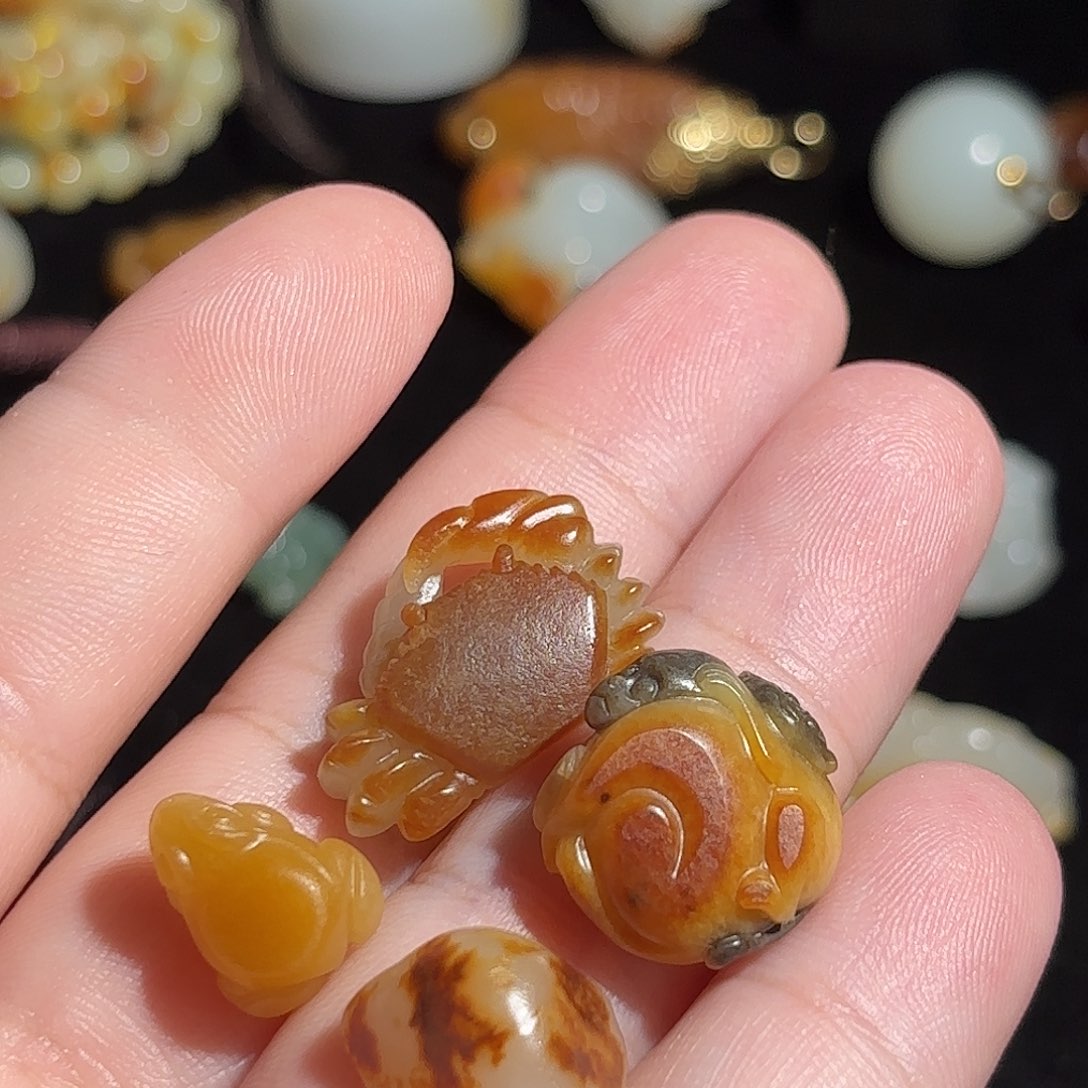 早***国和田玉未镶嵌挂件