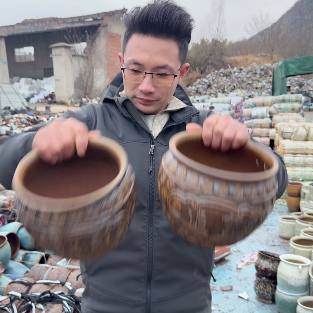 紫砂花盆口20高18（两个宝盆