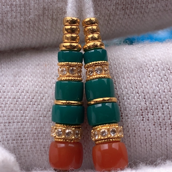 绿松石车挂18K金镶嵌