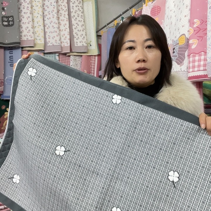 棉特价黑色四叶草