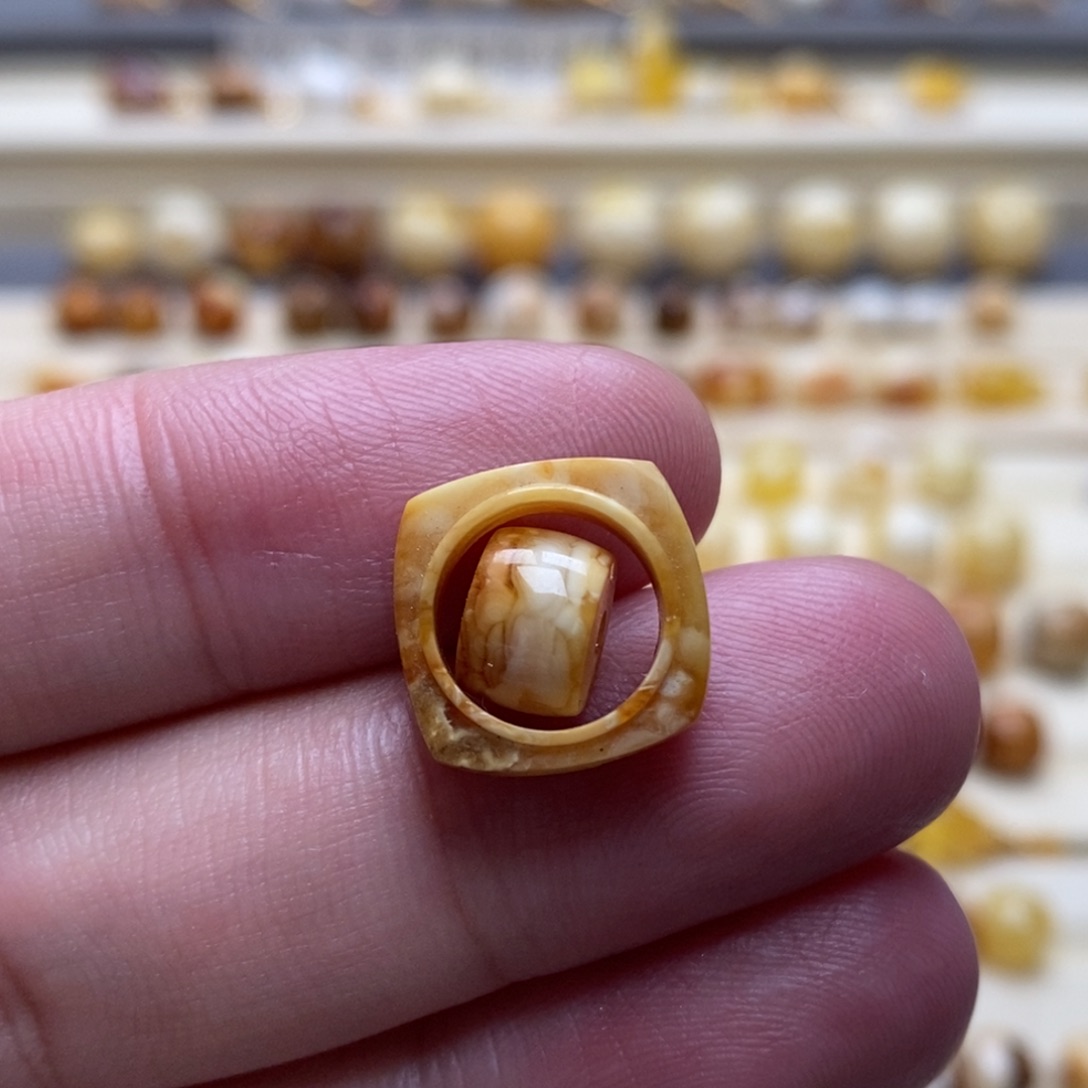 琥珀未镶嵌珠宝奇石