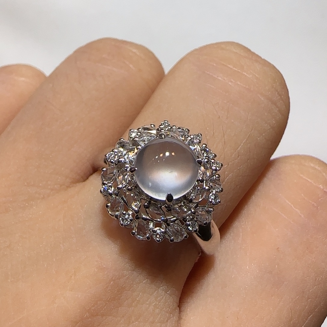 翡翠18K金镶嵌戒指蛋面