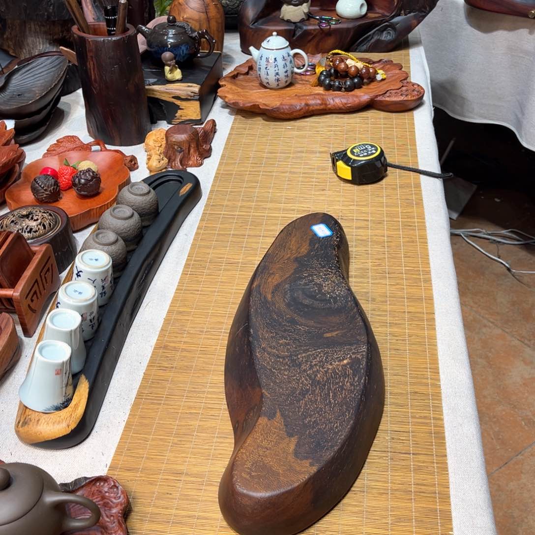 18缅甸鸡翅木置物台