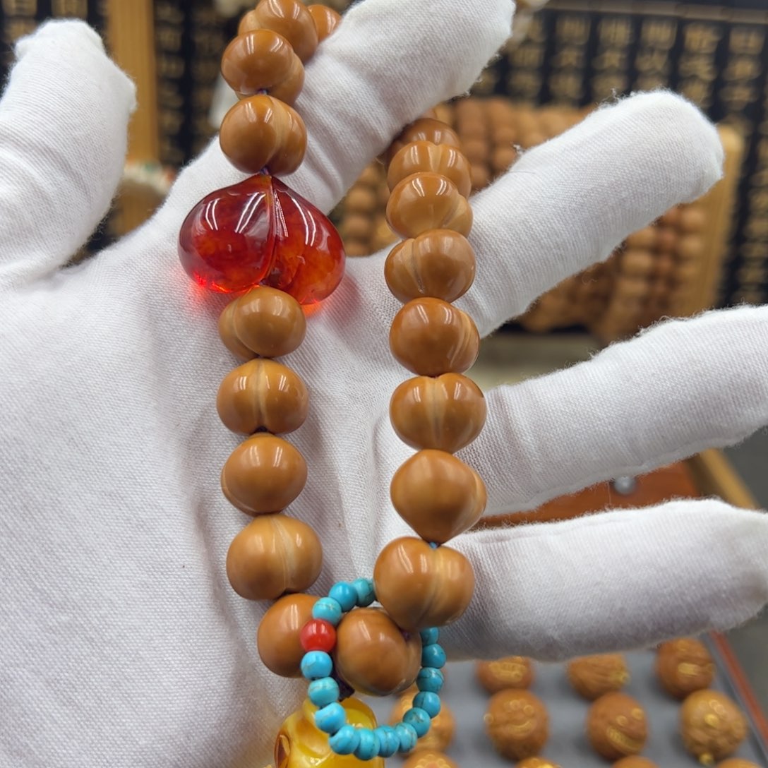 猴头核桃吊坠屁桃