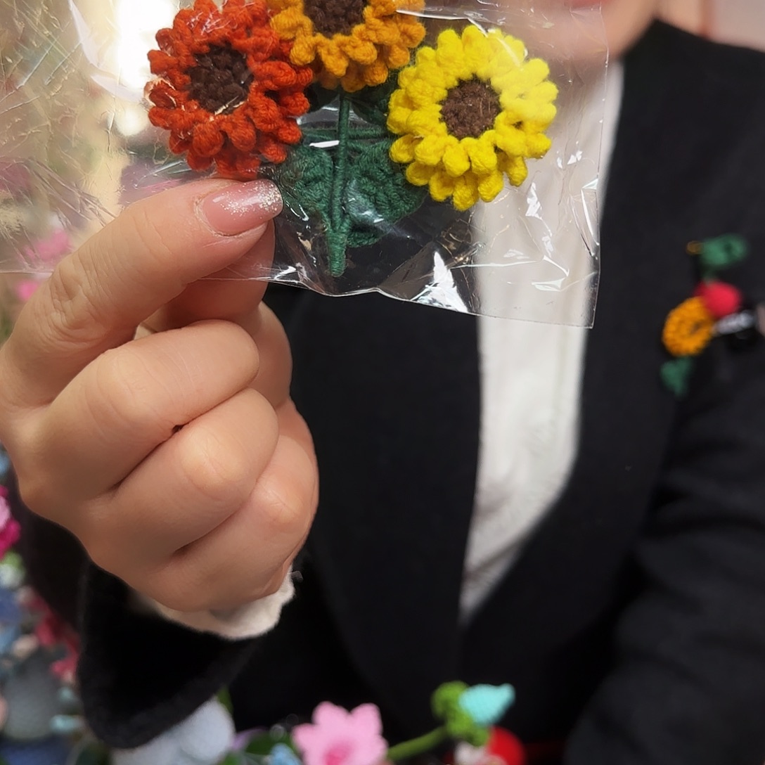 纯手工钩织钩织胸针