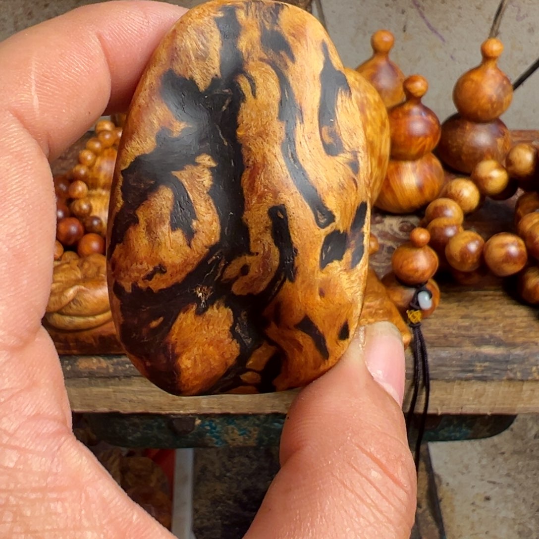 松木（琥珀木）无事牌微瑕