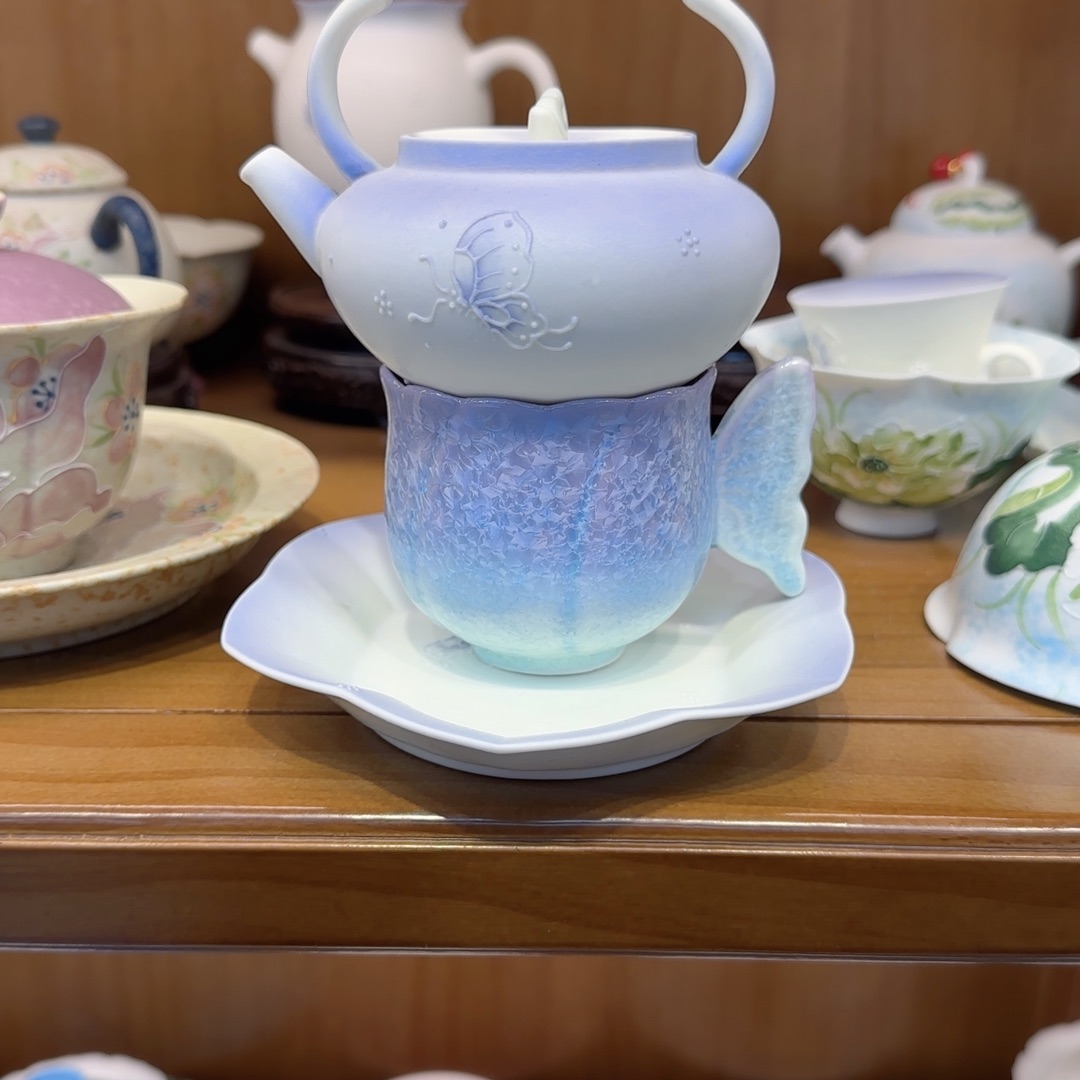 小***圆一个盖碗一个杯子一个壶承