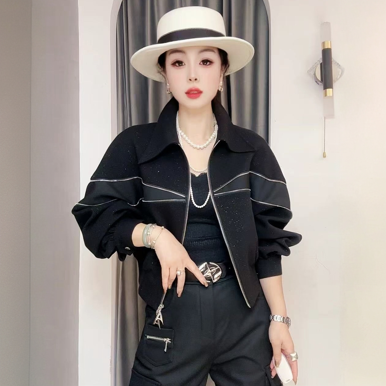 【依尚精选】欧货气质短款时尚休闲夹克拼接翻领潮流亮片拉链外套