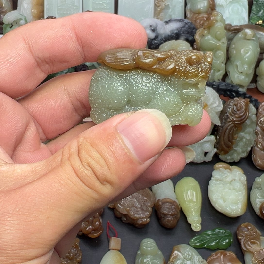 和田玉未镶嵌挂件