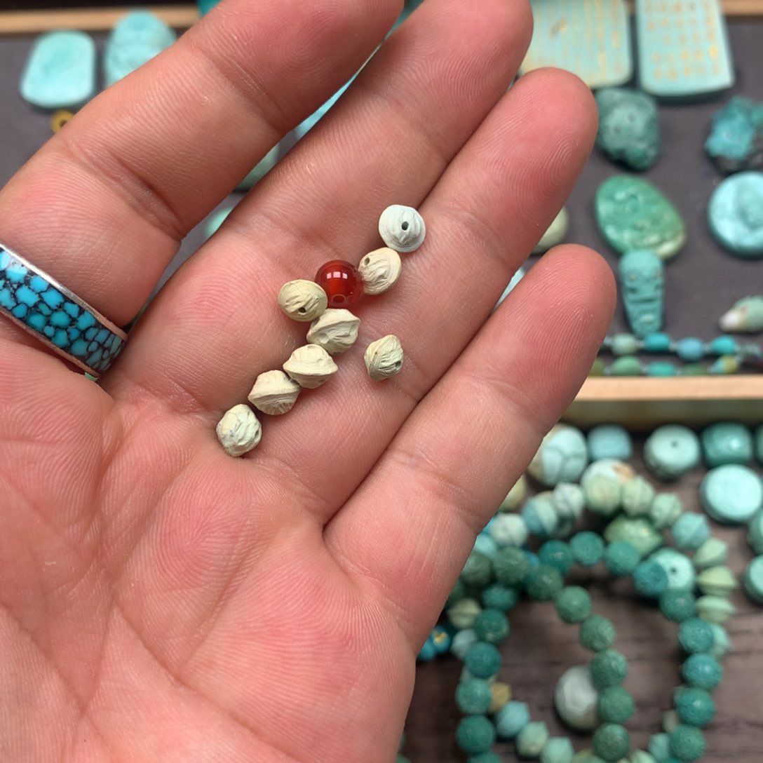 南红玛瑙雕刻未镶嵌