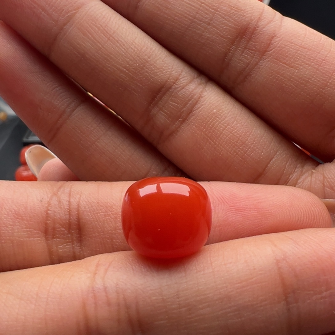 得***洋南红玛瑙未镶嵌老型13.4x11.6有皮裂