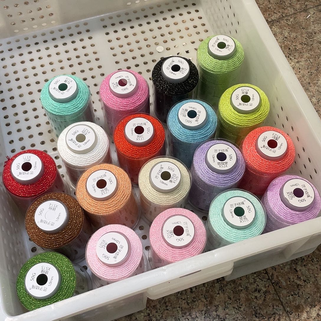 素***）聚酯纤维1.0mm50克纯色手搓棉19色宠一个收纳册