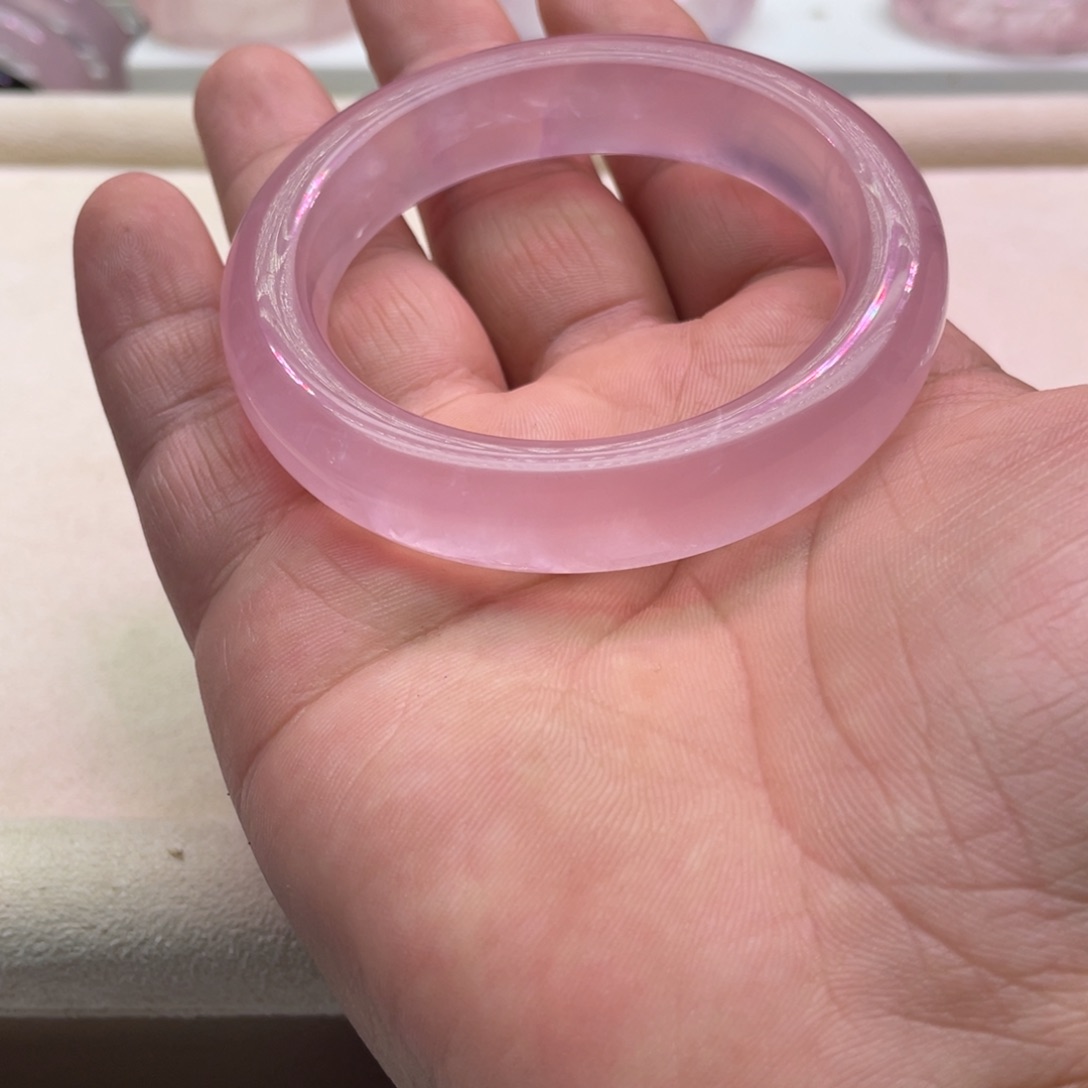 水晶手镯未镶嵌蔷**王粉水晶