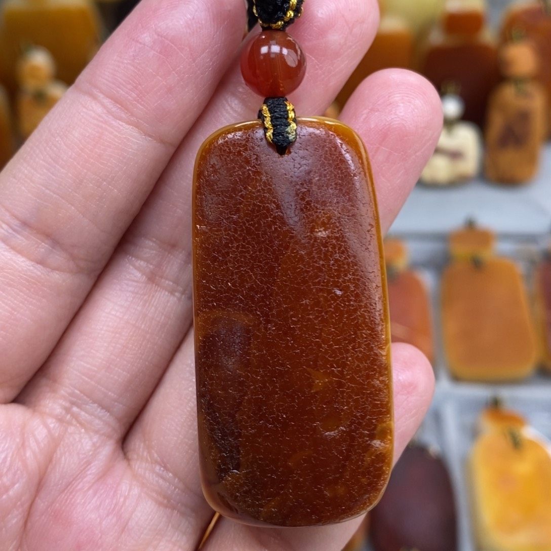 蜜蜡未镶嵌珠宝奇石