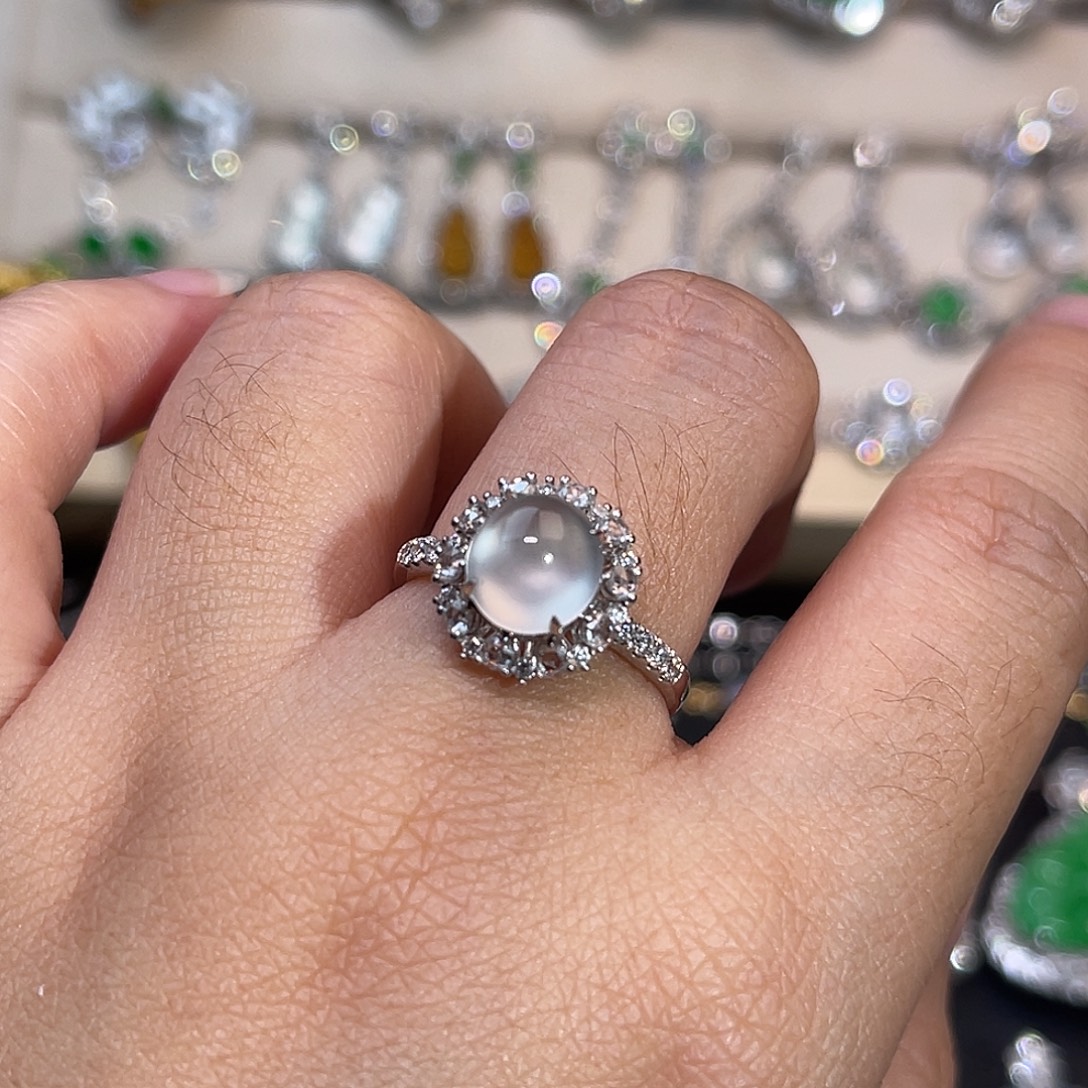 翡翠18K金镶嵌戒指