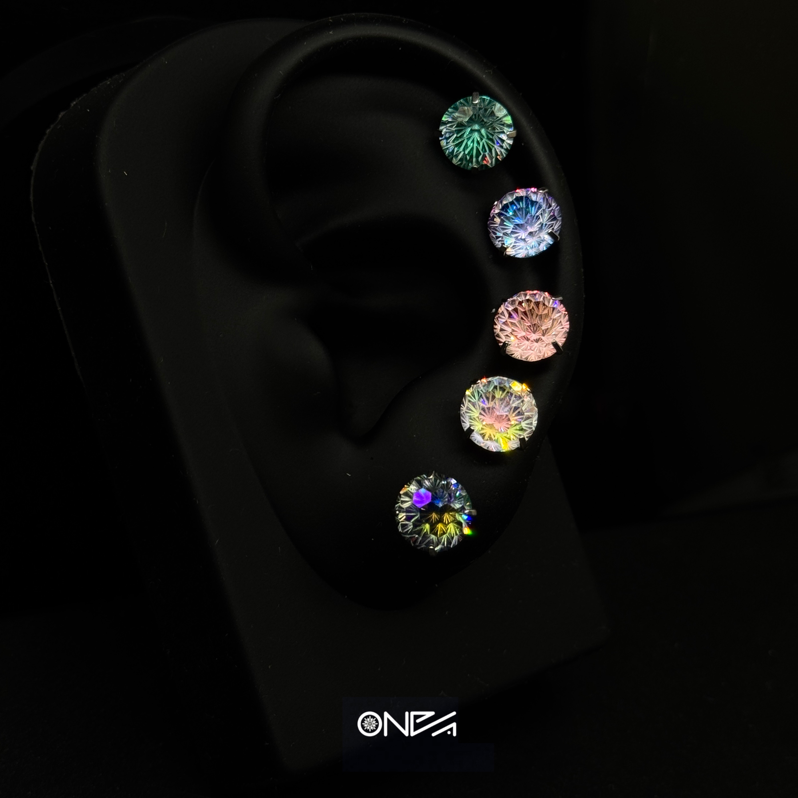 钛钢合成锆石耳饰 ONEPART 調色師系列 316L钛钢耳钉男女通用