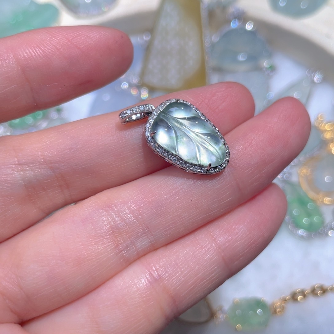 翡翠颈饰18K金镶嵌翡翠