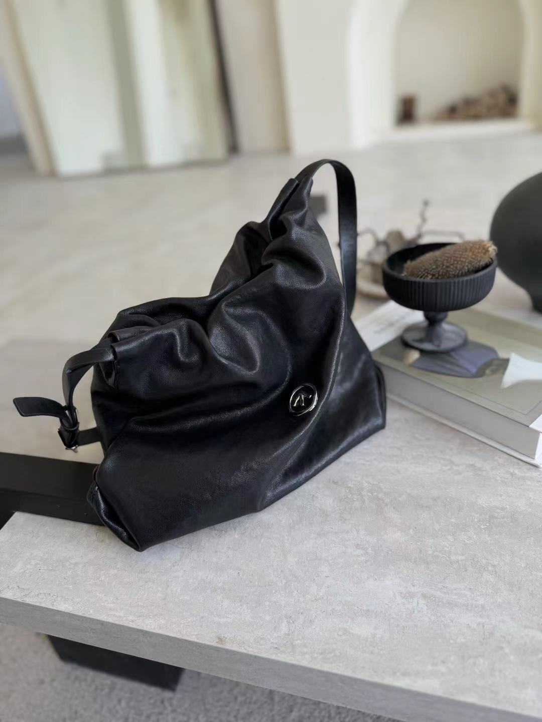 DAYIN【垃圾袋】新款极简高端树膏植鞣牛皮手工腋下斜跨垃圾袋-8060