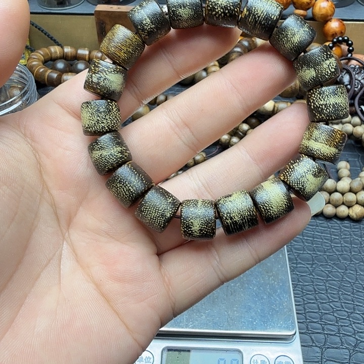 沉香沉香碎屑香港大屿山昆仑梅格