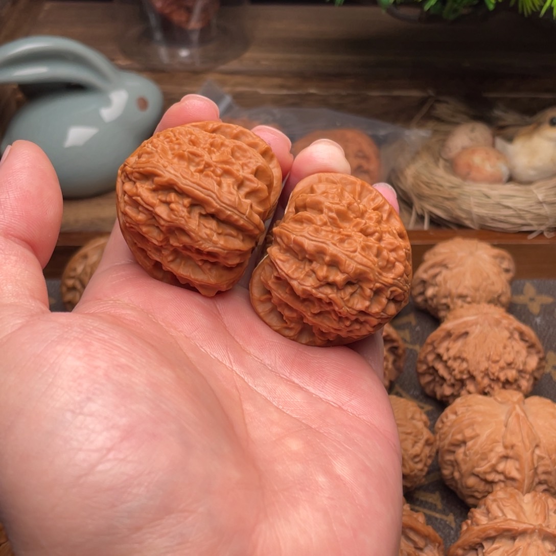 文玩核桃把件G5号42尺白狮子