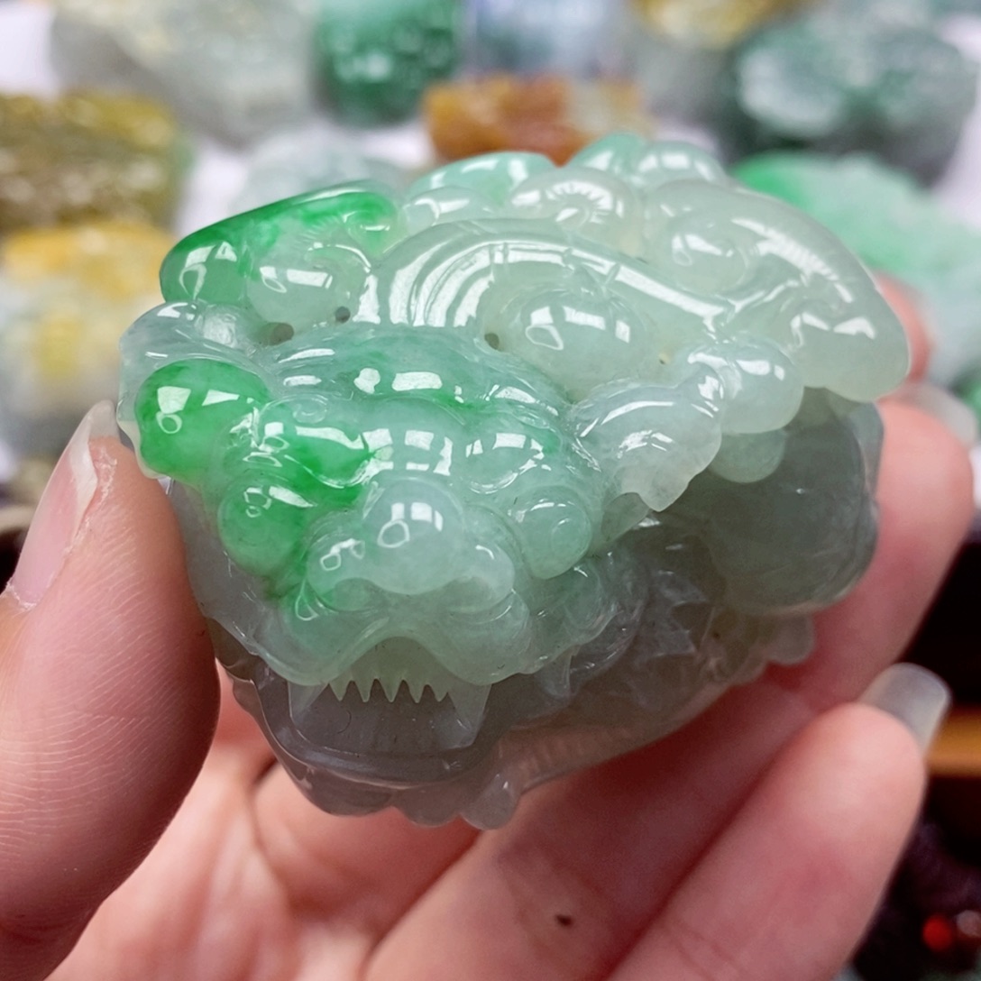 翡翠颈饰未镶嵌翡翠